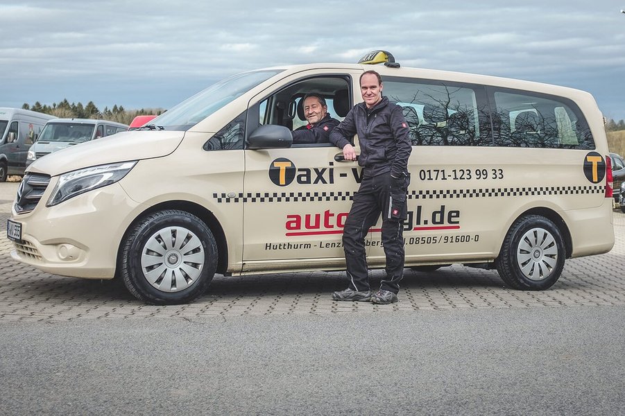 Eigenständiger Personentransportservice: Taxi Vogl mit Klaus Draganczuk und Andreas Gaisbauer